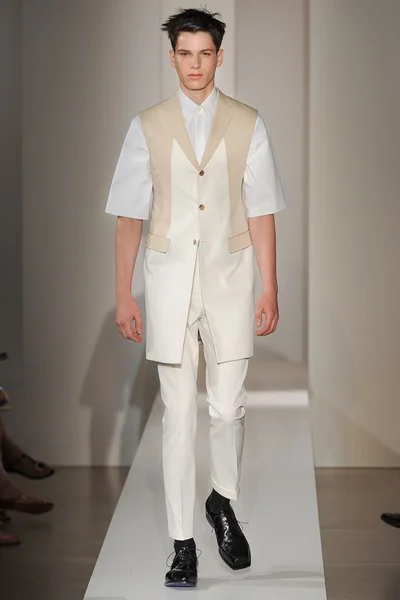 Look 38